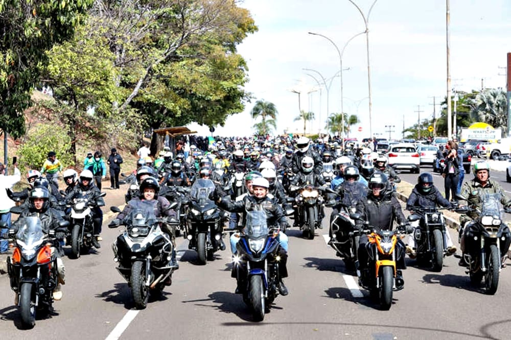 Desocupado, Bolsonaro toma multa pela 3ª vez por não usar máscara em São Paulo