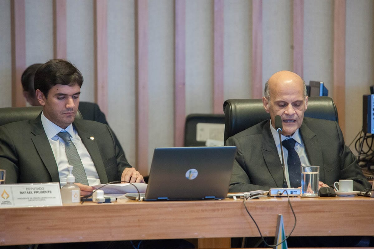 Filas nos CRAS é motivo de protesto dos distritais com fala do governador