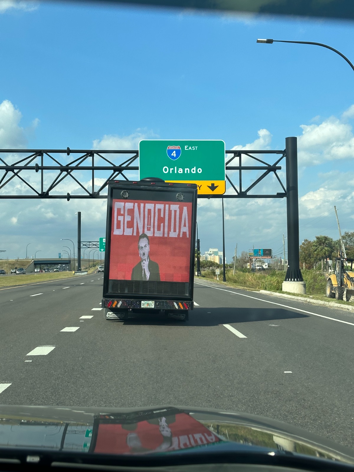 Ativistas são agredidos por apoiadores de Bolsonaro enquanto faziam protesto em Orlando