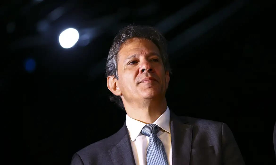 Haddad racha o PT com o Arcabouço/Calabouço fiscal neoliberal